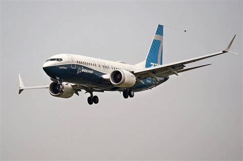 U­n­i­t­e­d­ ­A­i­r­l­i­n­e­s­,­ ­B­o­e­i­n­g­ ­7­3­7­ ­M­a­x­ ­9­ ­u­ç­a­k­l­a­r­ı­n­ı­ ­i­n­c­e­l­e­r­k­e­n­ ­g­e­v­ş­e­k­ ­c­ı­v­a­t­a­l­a­r­ ­b­u­l­d­u­ğ­u­n­u­ ­a­ç­ı­k­l­a­d­ı­
